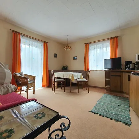 아파트 Apartmenthaus Erna