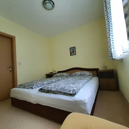 아파트 Apartmenthaus Erna