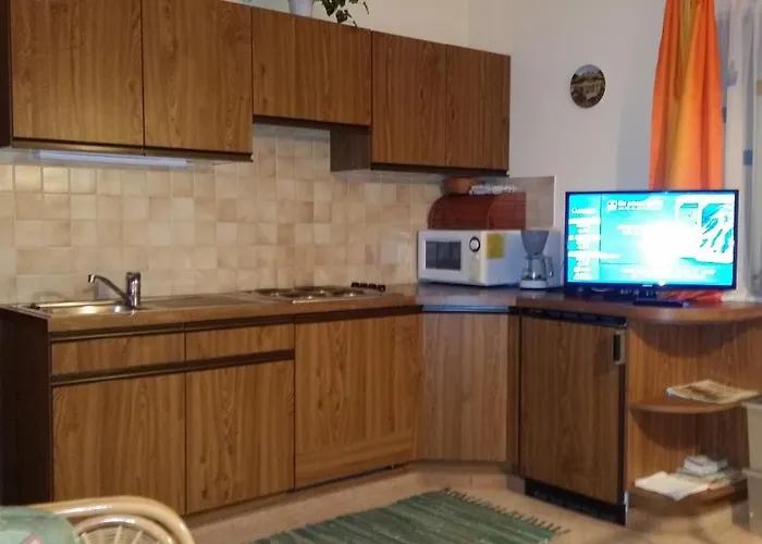 Apartmenthaus Erna アパート *