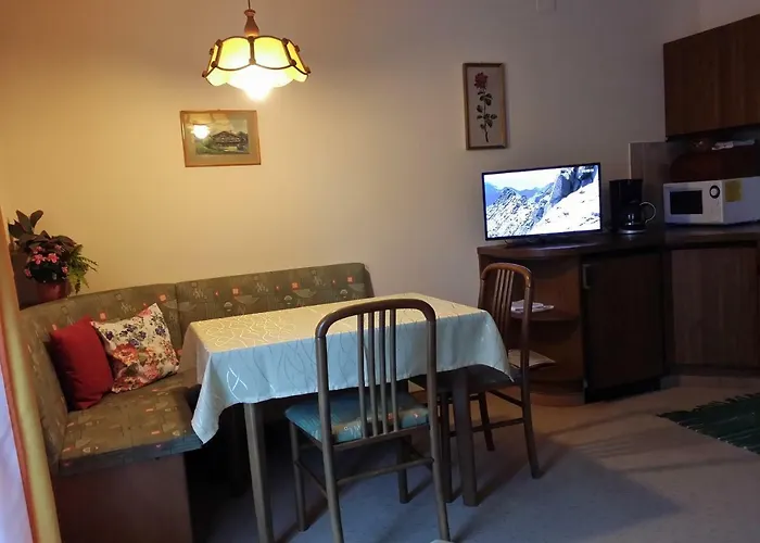 Apartmenthaus Erna アパート